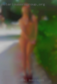A woman for sexual massages or couple or 2 woman.